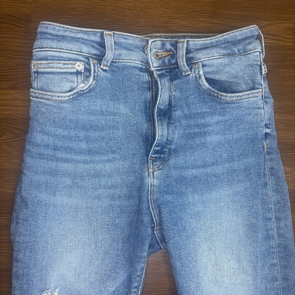 Zara Women’s Light Blue Distressed Skinny Jeans - Picture 5 of 7